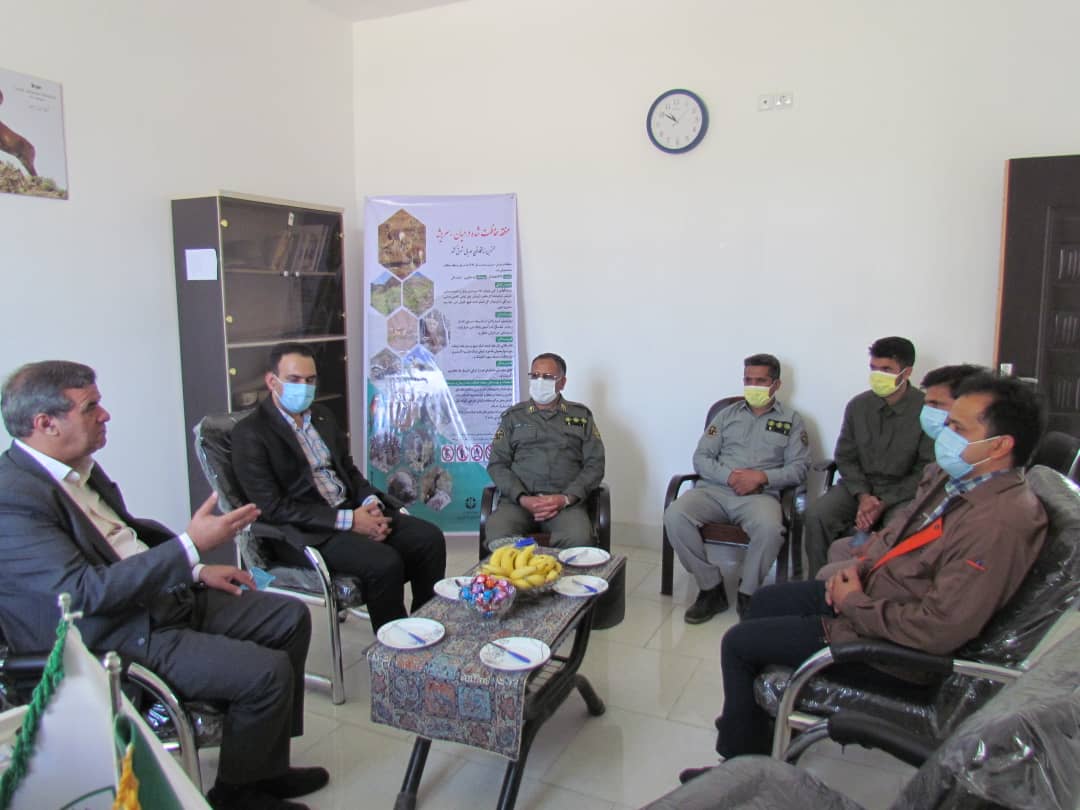 تجلیل از پرسنل و محیط بانان اداره حفاظت محیط زیست شهرستان درمیان